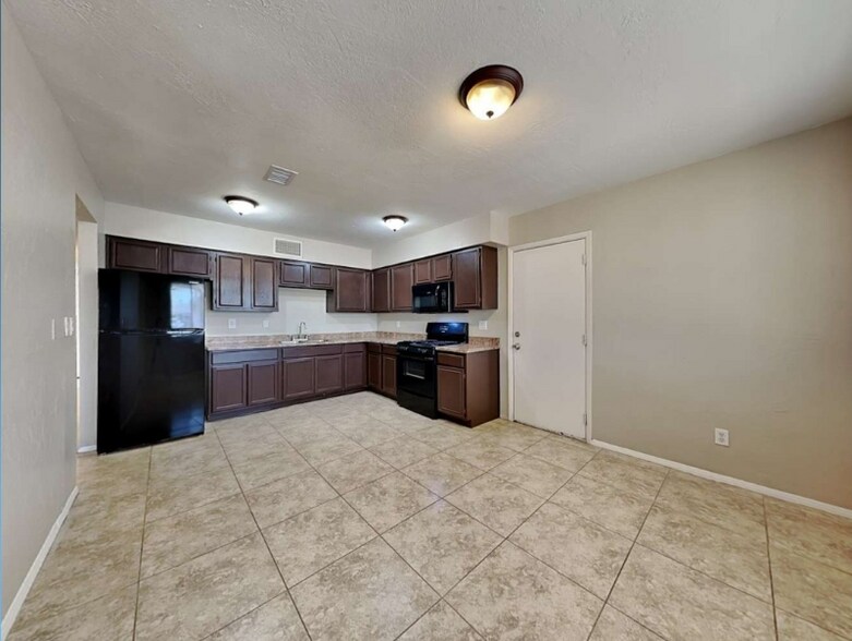 Building Photo - 12956 W Desert Ln