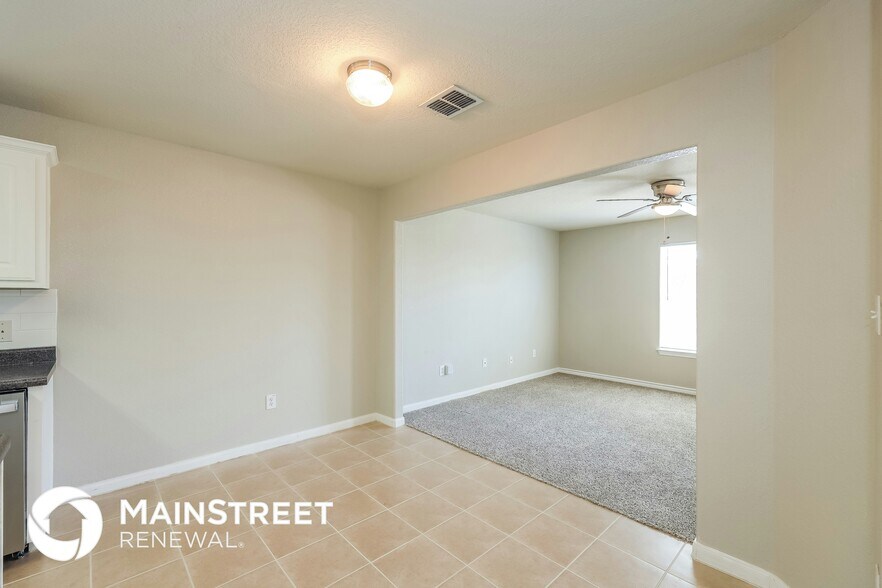 Building Photo - 11254 Country Canyon