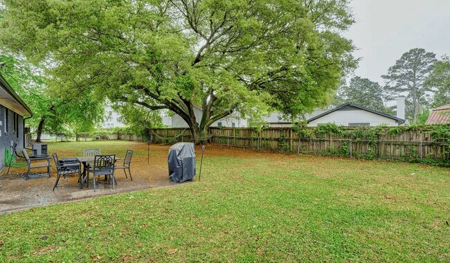 Building Photo - 4618 Trafalgar Rd