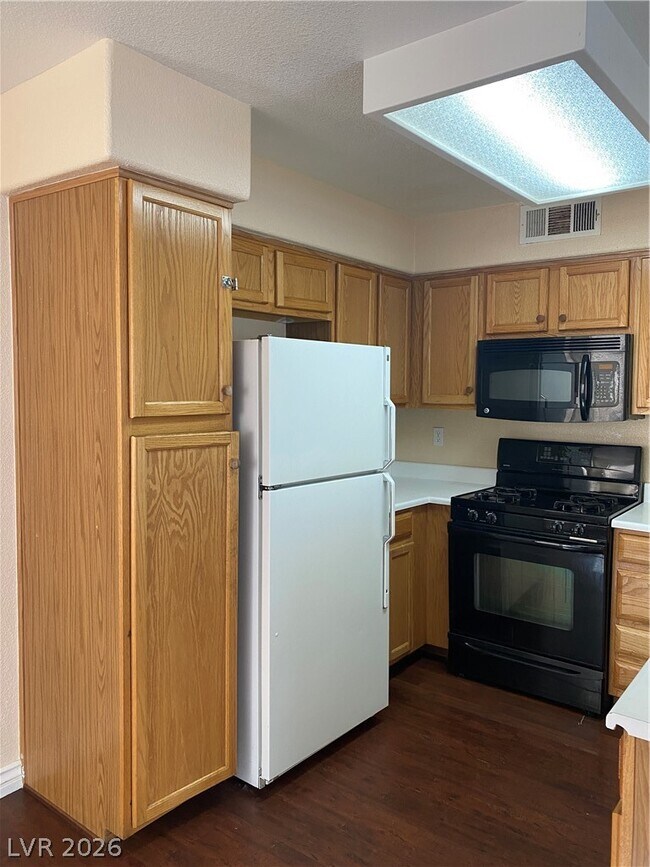 Building Photo - 3152 Tarpon