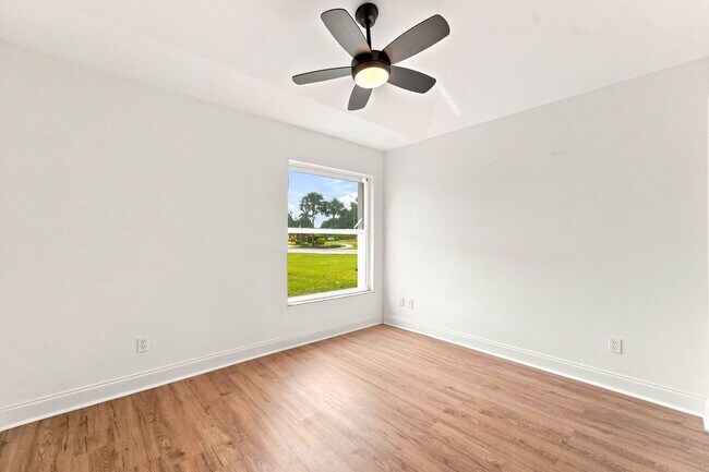 Building Photo - 3708 Kent Dr
