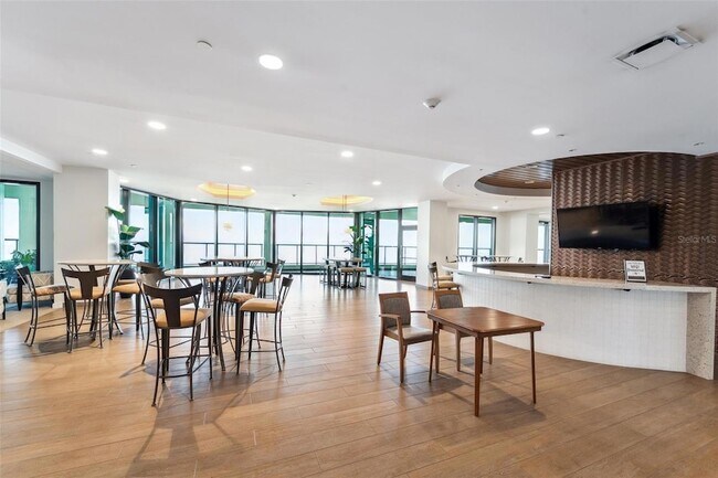 Building Photo - 1 Beach Drive SE Unit 1614