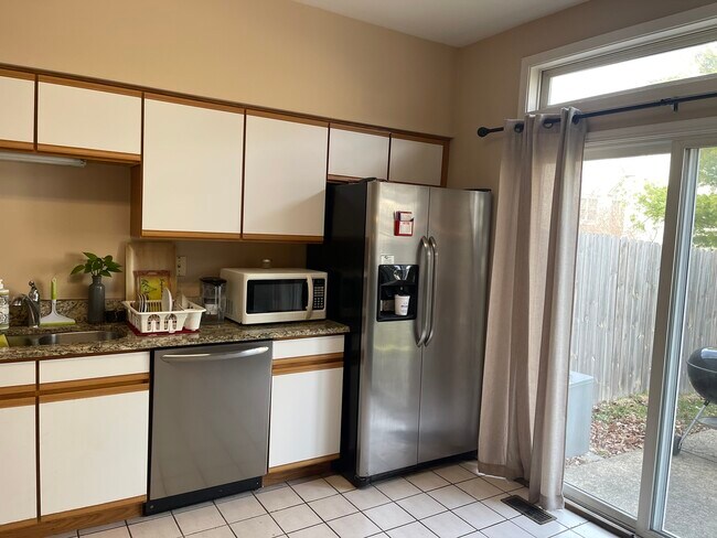 Building Photo - 2872 Cedar Glade Dr