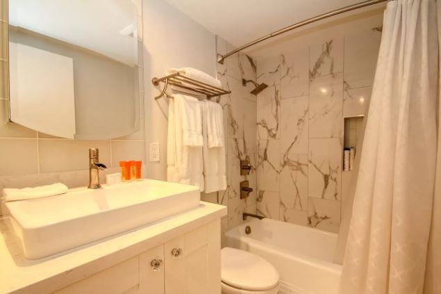 Bathroom 2 - 423 S Rexford Dr