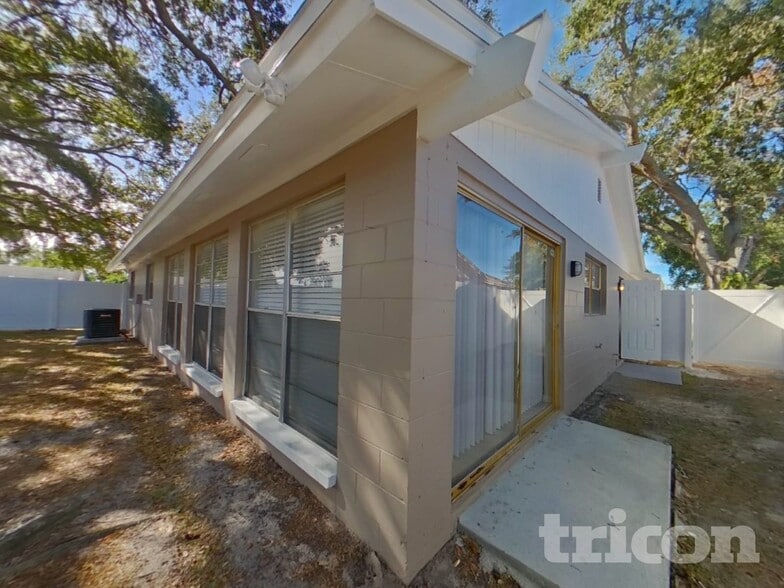 Building Photo - 6801 Wayside Ct