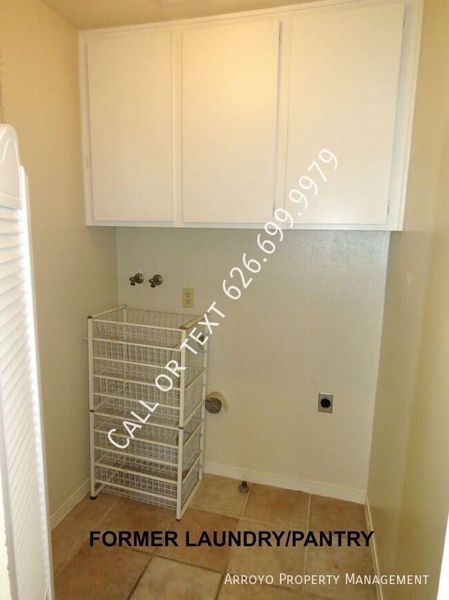 Building Photo - 617 Cabrillo Villas