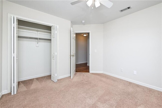 Building Photo - 1005 Zachary Dr