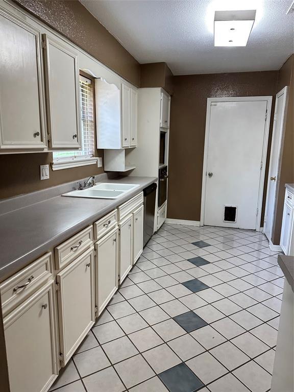 Building Photo - 3919 Forest Bluff Dr