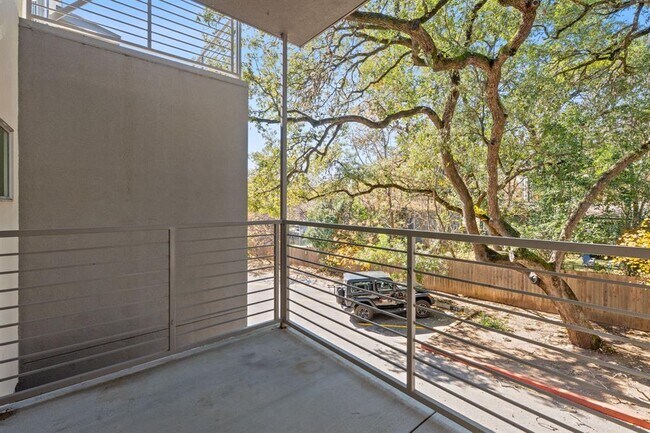 Building Photo - 2002 Glen Allen St