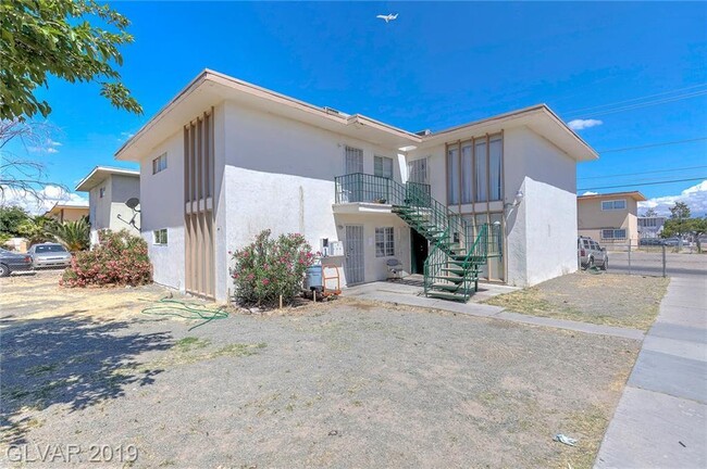 Primary Photo - 1472 Sombrero Dr