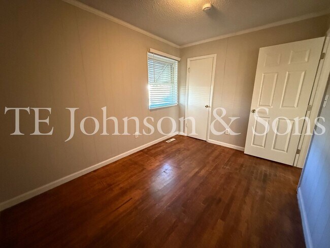 Building Photo - Charming 3BR/2BA Home with Hardwood Floors, Bonus Room & Outdoor Living