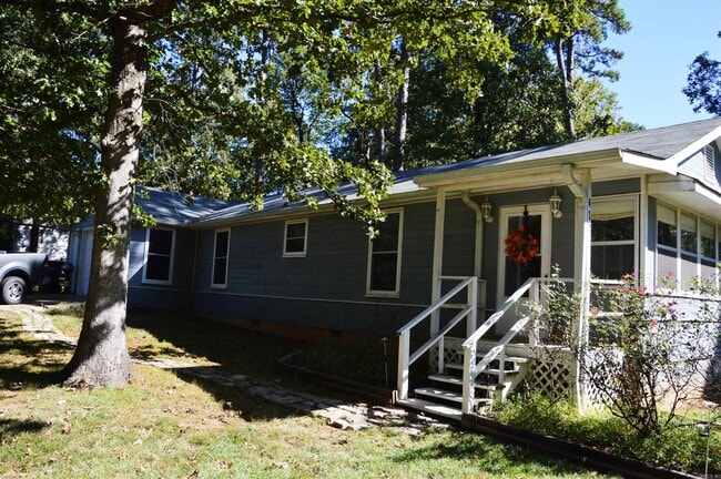 Building Photo - 417 Houston Dr
