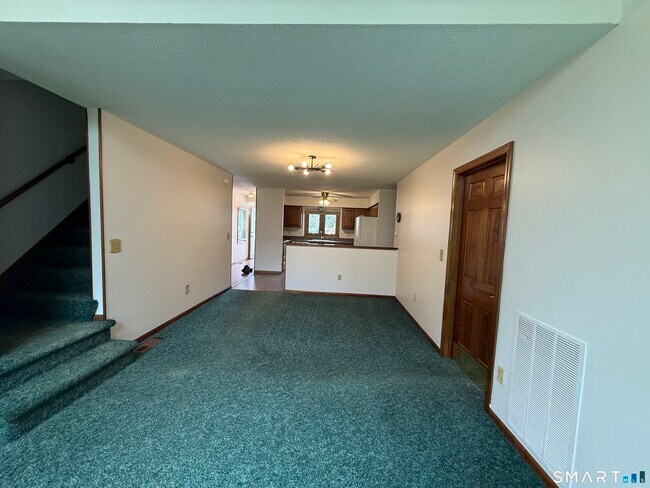 Building Photo - 504 Sandstone Dr