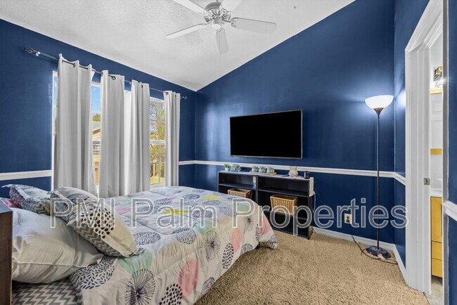 Building Photo - 272 Live Oak Ln