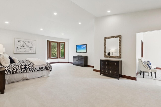 Building Photo - 2430 Dorina Dr