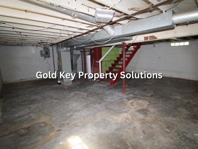 Building Photo - 2 BR 1 BA House with 2 Covered Porches and Huge Garage (NO SECTION 8)