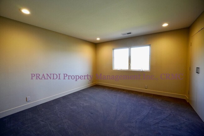 Building Photo - Sleek, Expansive, Designer Home with Priva...