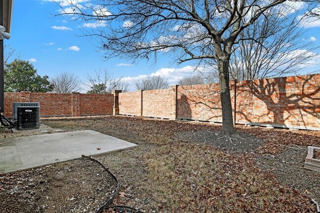 Building Photo - 10876 Rankin Dr