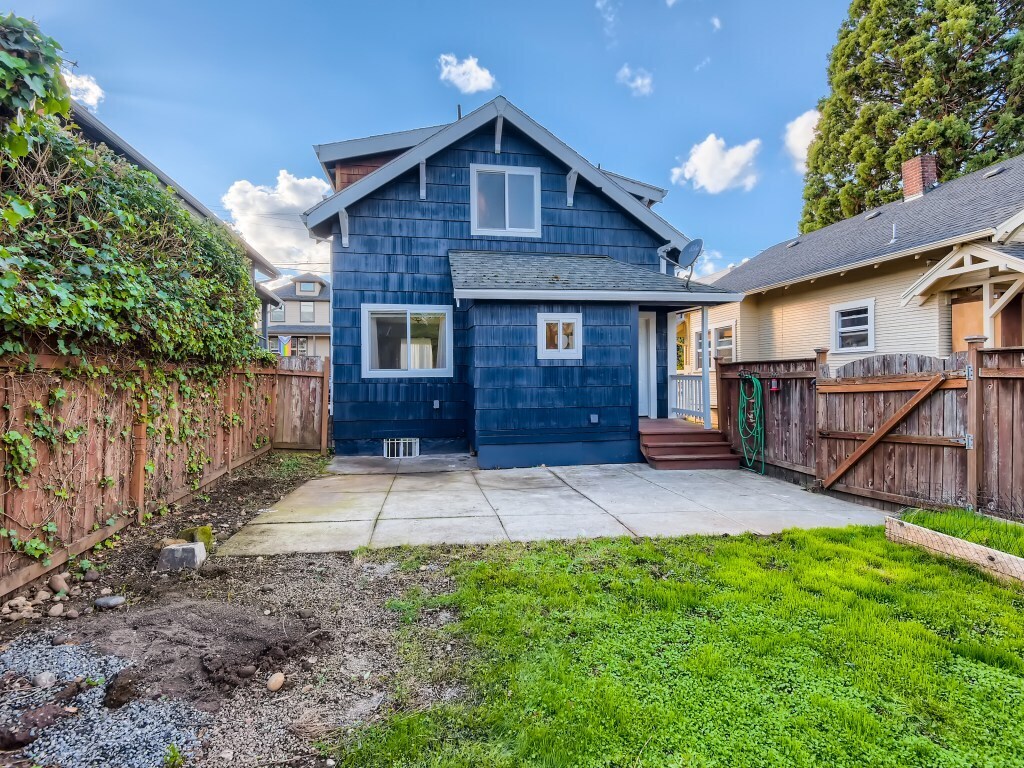 Building Photo - 5404 NE 17th Ave