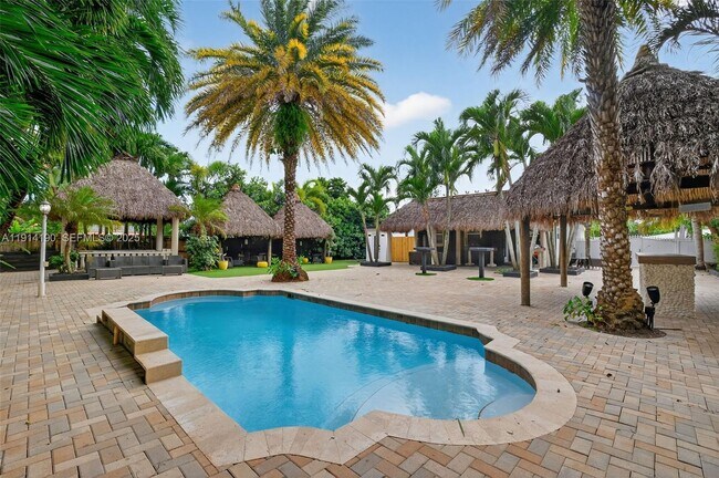 Building Photo - 465 NW 153rd St