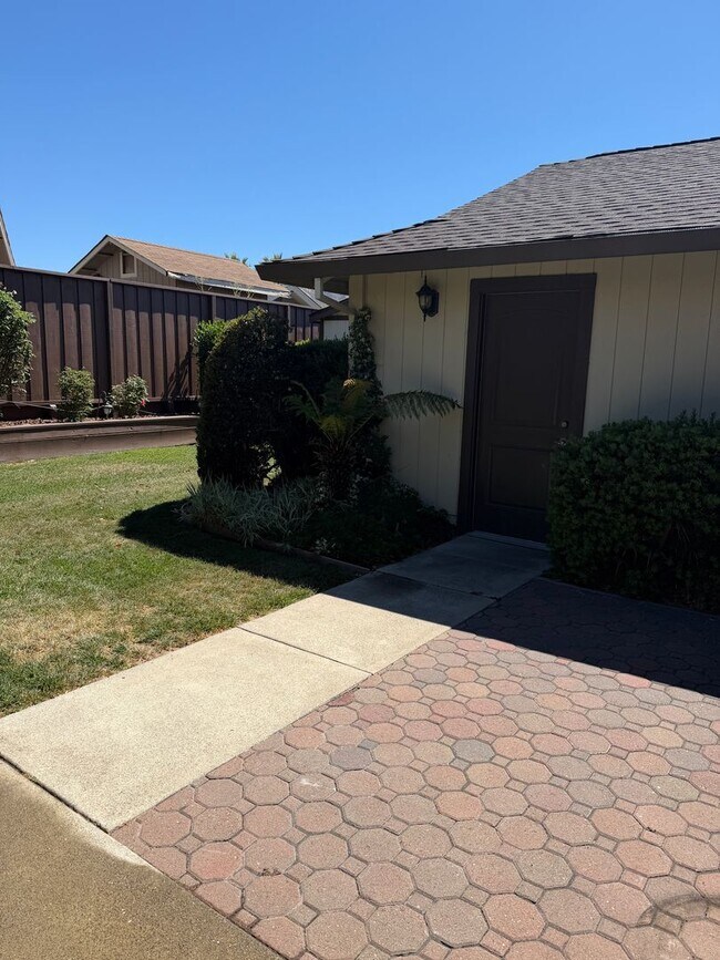 Building Photo - 5447 Anselmo Ct