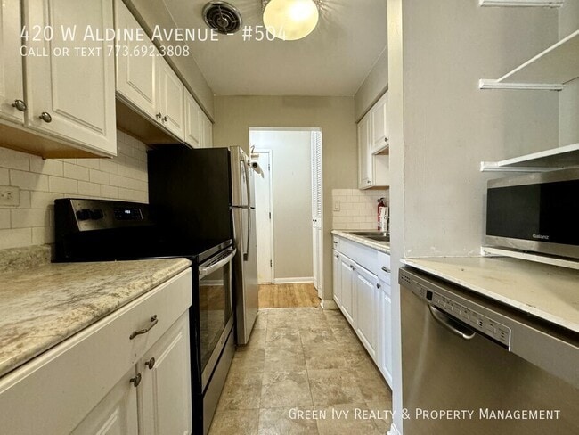 Building Photo - 420 W Aldine Ave