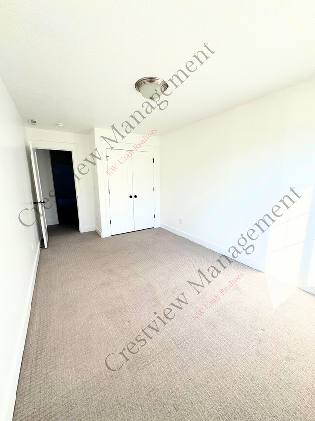 Building Photo - 4883 N Nile Dr