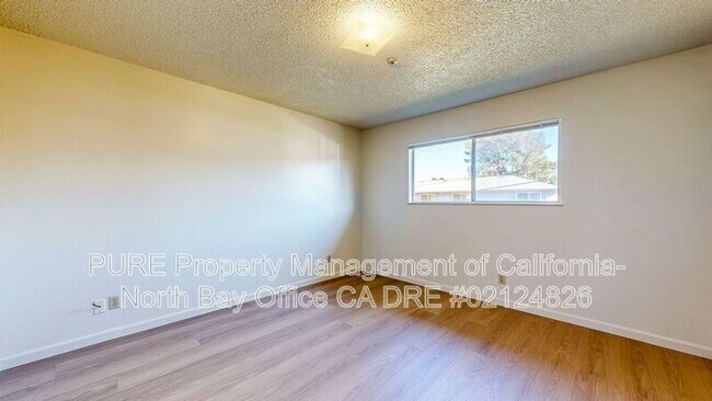 Building Photo - 1325 Edwards Ave