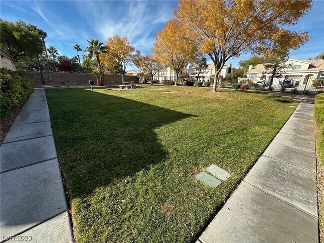 Building Photo - 7885 W Flamingo Rd