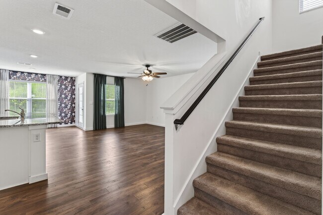 Building Photo - 136 S Blissful Mdws Dr