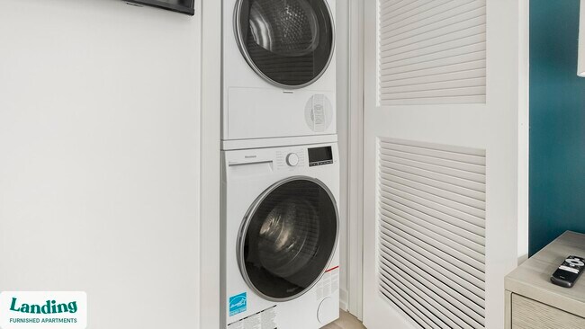 Building Photo - 2009 N Howard St