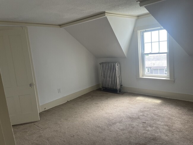 Building Photo - 69 Rockland St