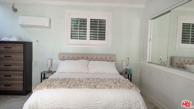 Building Photo - 1927 N Beverly Glen Blvd