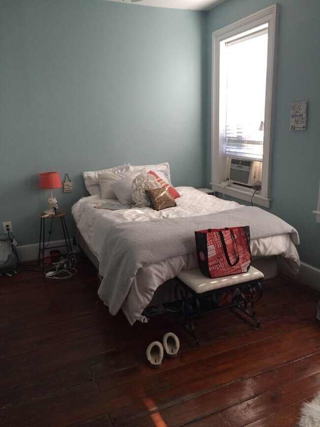 Building Photo - 333K