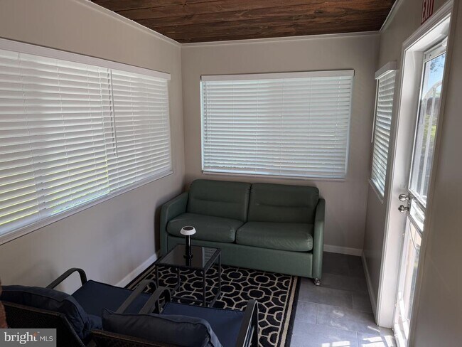 Building Photo - 8315 Navahoe Dr