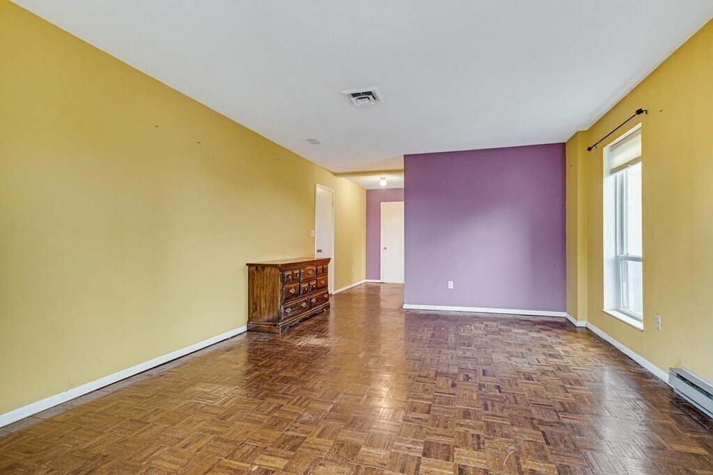 Building Photo - 405 Langley Rd