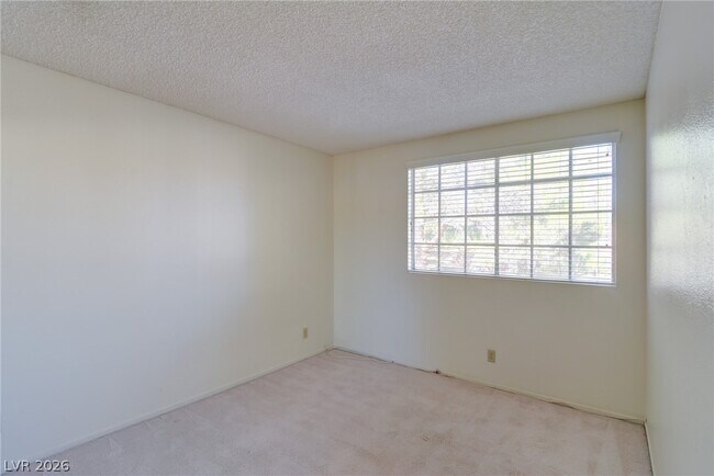 Building Photo - 217 S White Cloud Cir