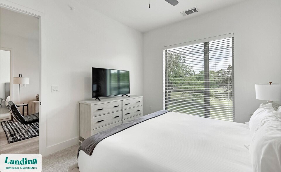 Building Photo - 650 E Sycamore St