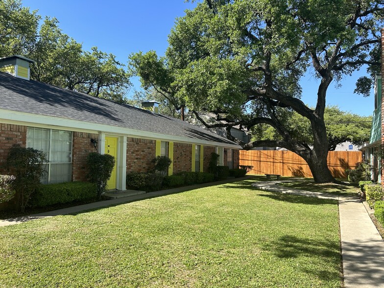 Boardwalk at Starcrest Apartment 8623 Starcrest Dr San Antonio TX