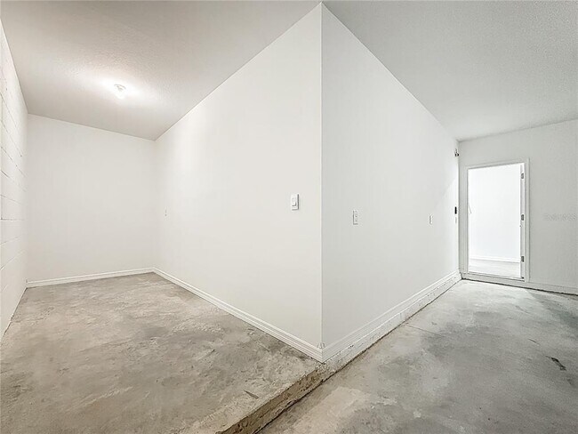 Building Photo - 35541 Kinsey Pt