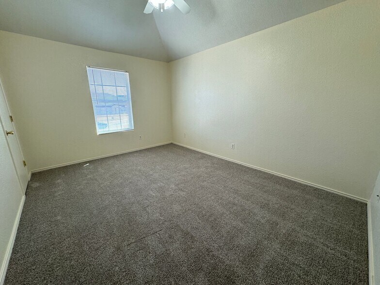 Building Photo - 4407 Abigail Dr