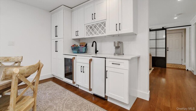 Building Photo - 99 Beach Rd