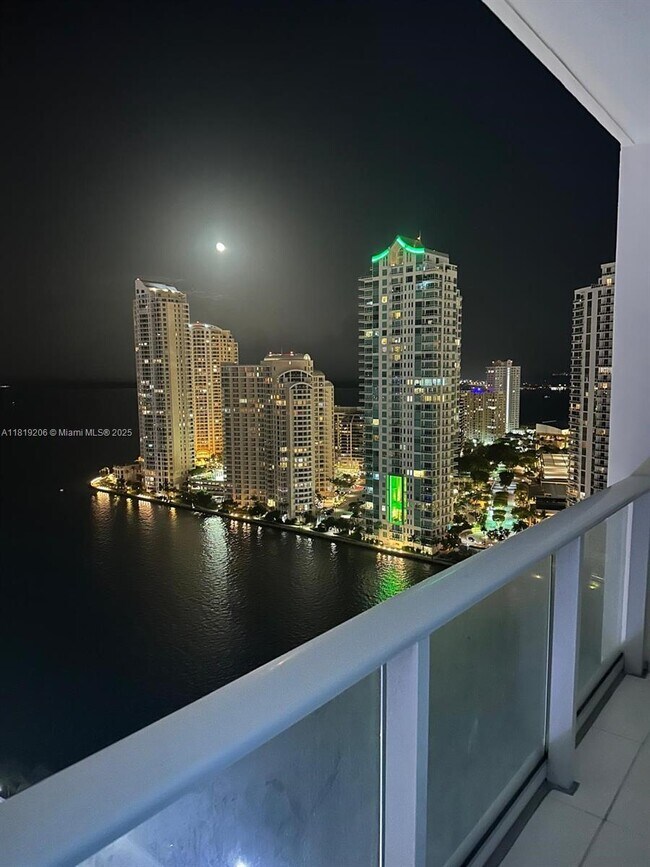 Building Photo - 300 S Biscayne Blvd