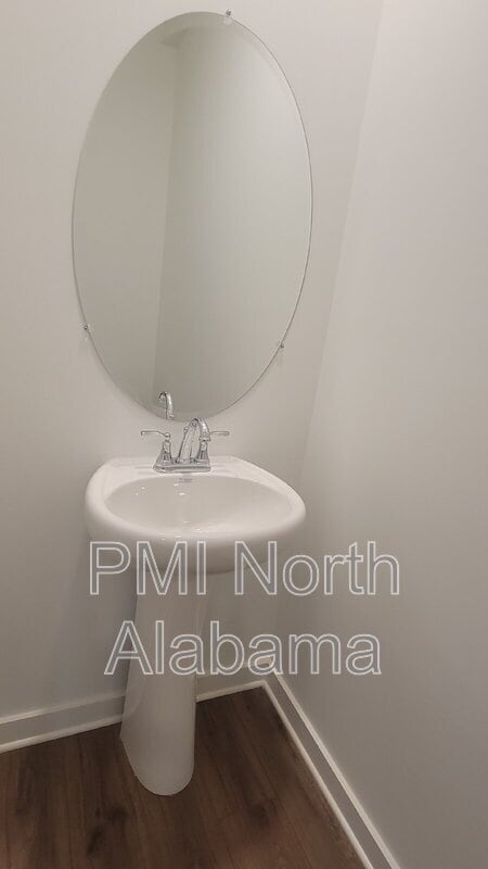 Building Photo - 7601 Discovery Pt Dr NW