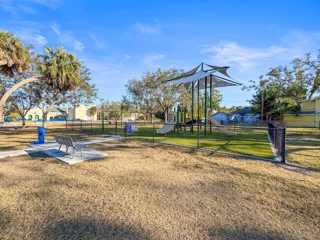 Building Photo - 650 East Harbor Dr S