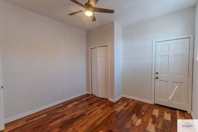 Building Photo - 2608 E Fayette St