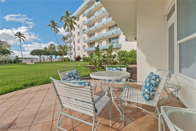 Building Photo - 220 Seaview Ct