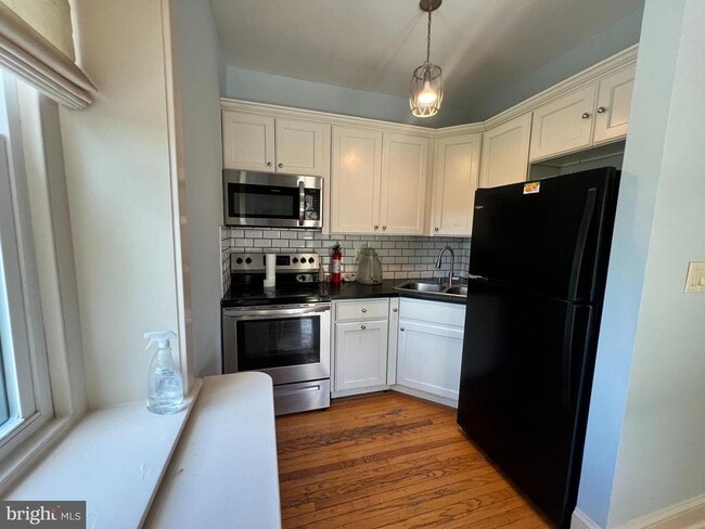 Building Photo - 7630 Cheltenham Ave