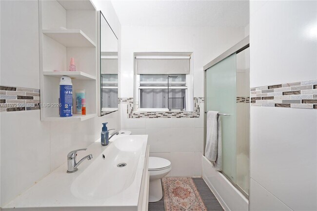 Building Photo - 2534 Monroe St