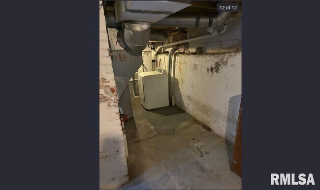 Building Photo - 826 24th St